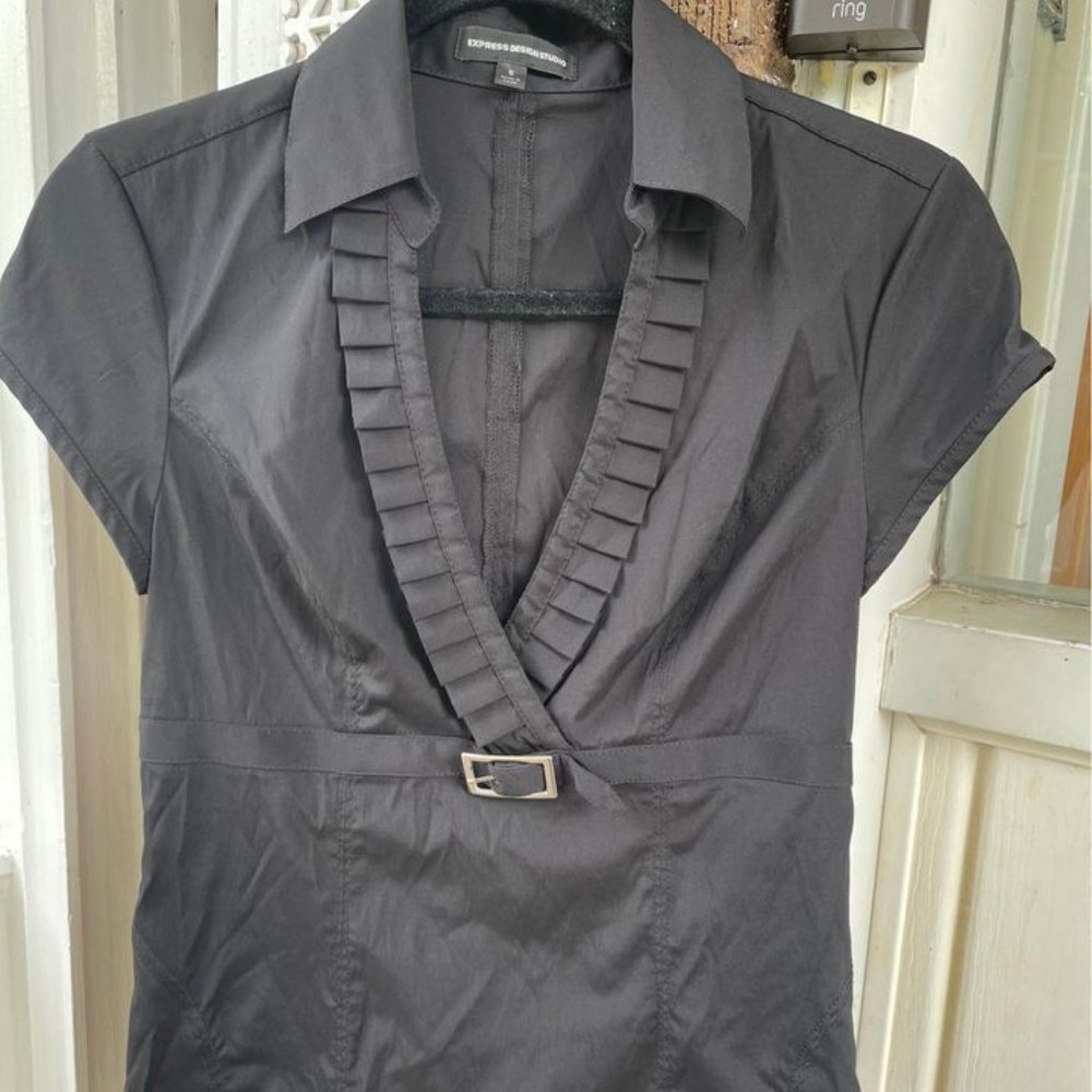 2/20 Express Black Low Vneck Blouse